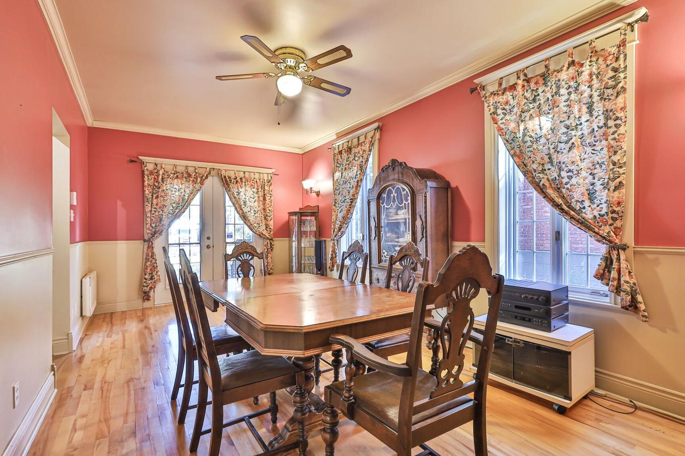 Salle à manger - 10737 Av. Vianney, Montréal (Ahuntsic-Cartierville), QC - Indoor Photo Showing Dining Room