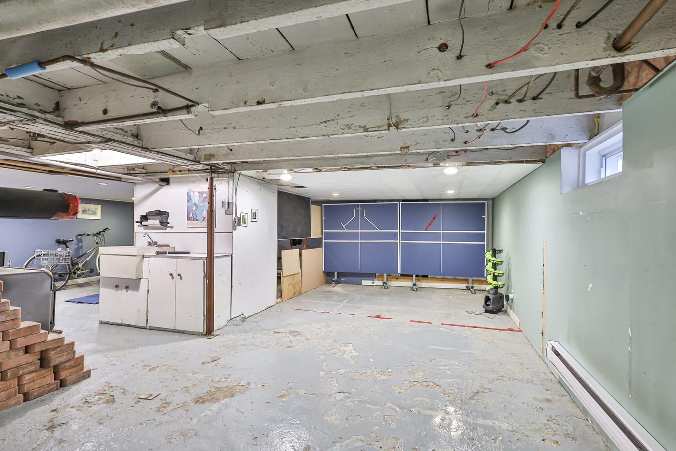 Sous-sol - 10737 Av. Vianney, Montréal (Ahuntsic-Cartierville), QC - Indoor Photo Showing Garage