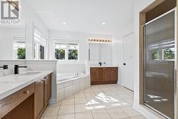 5pc Ensuite w/ water closet -