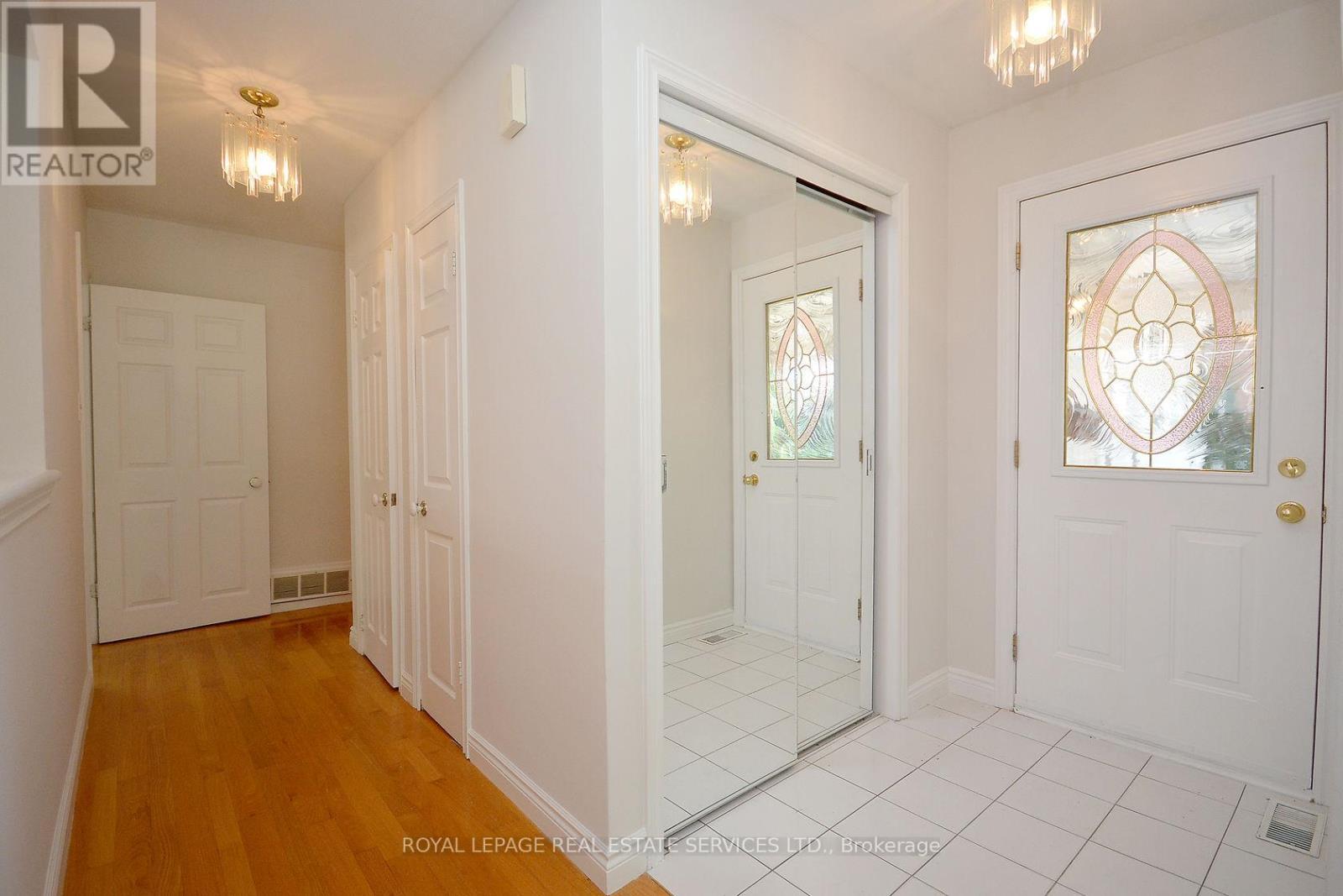 Upper - 1144 Sarta Road, Oakville, ON - Indoor Photo Showing Other Room