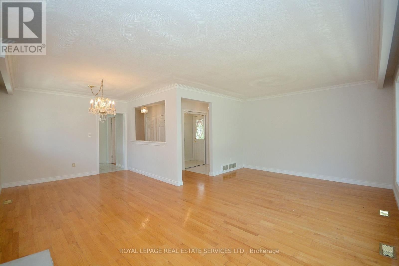 Upper - 1144 Sarta Road, Oakville, ON - Indoor Photo Showing Other Room