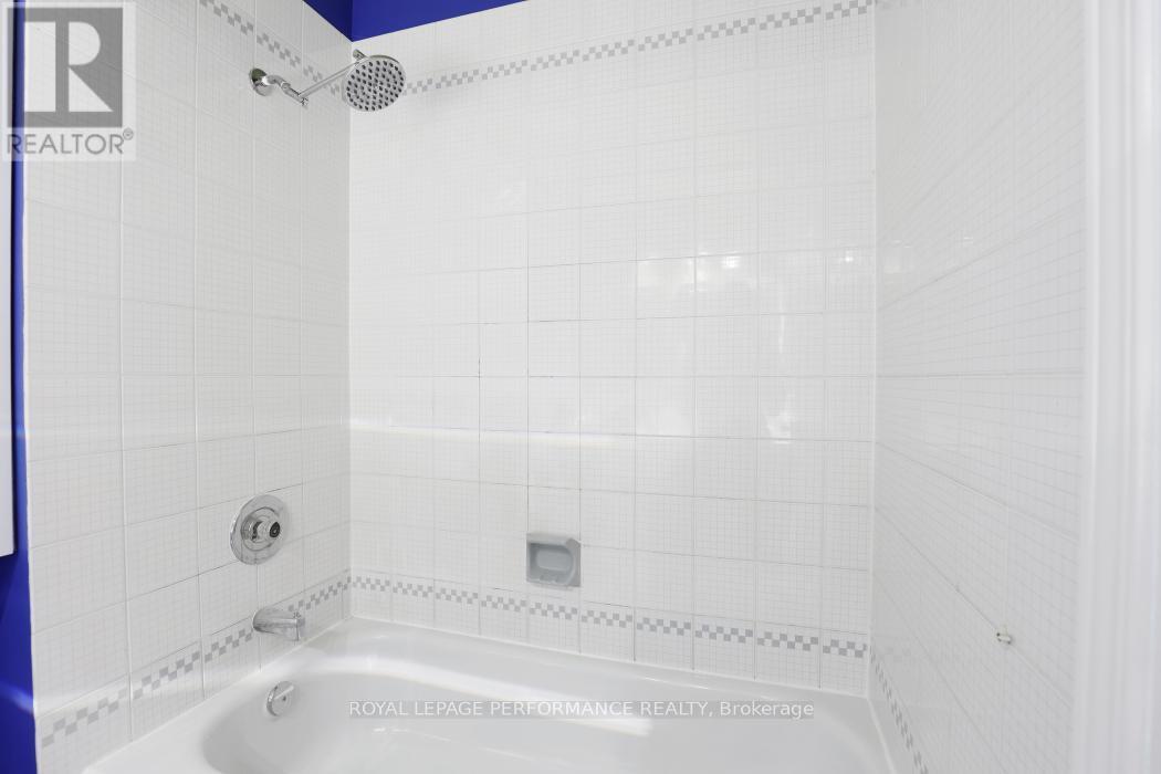 304 - 100 Bruyere Street, Ottawa, ON - Indoor Photo Showing Bathroom