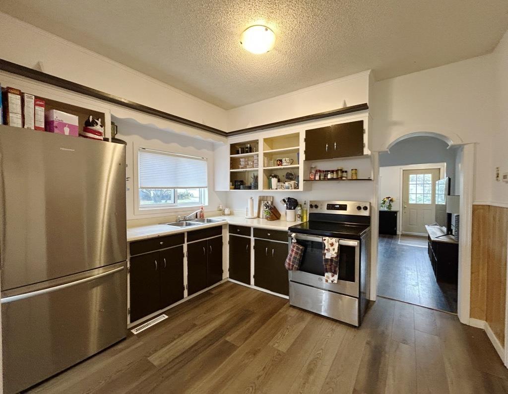 505 King'S Highway, Fort Frances, ON - Indoor Photo Showing Kitchen With Double Sink