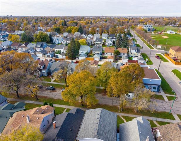 466 Garlies St, Winnipeg, MB