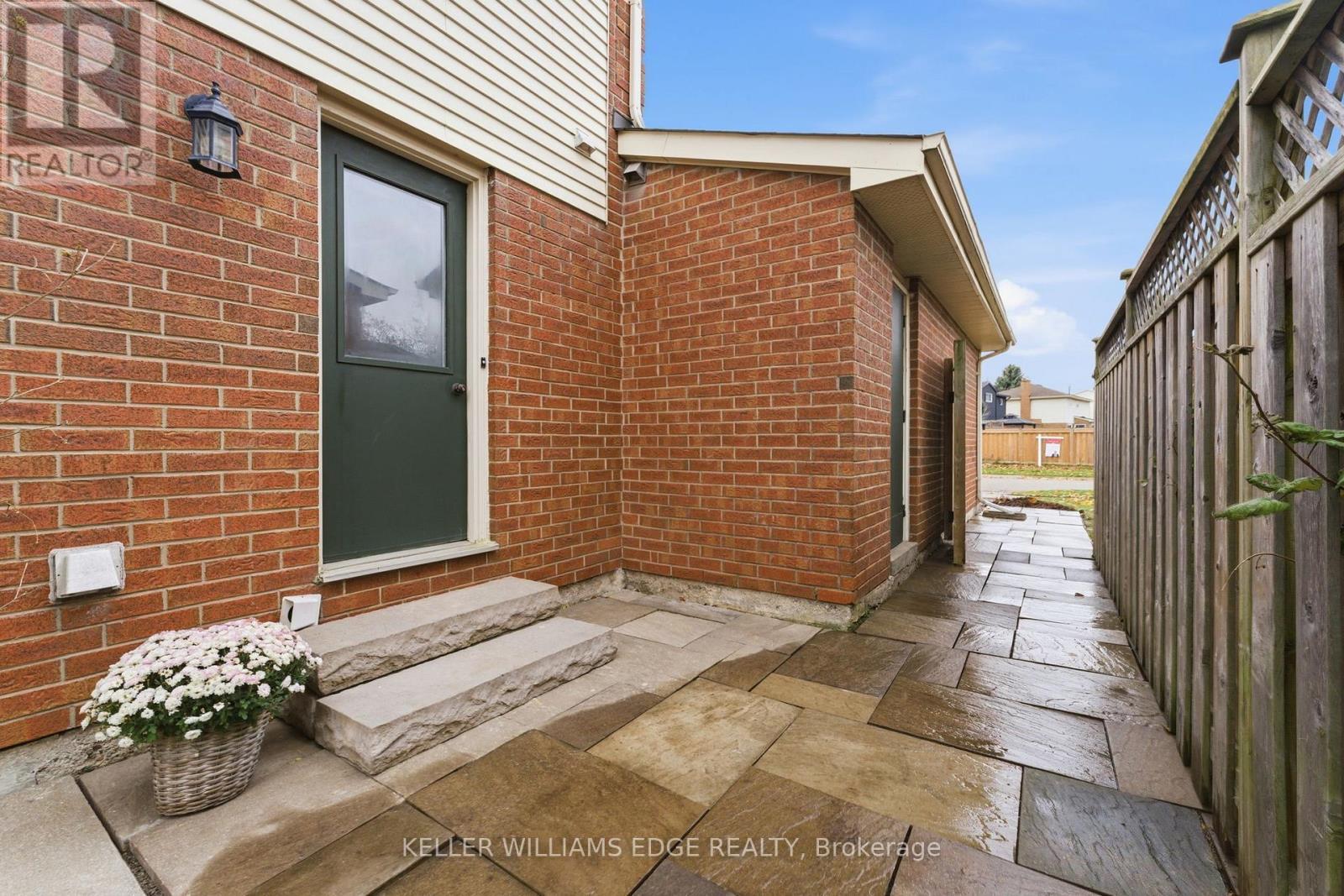 2163 Winding Way, Burlington, ON - Outdoor With Exterior