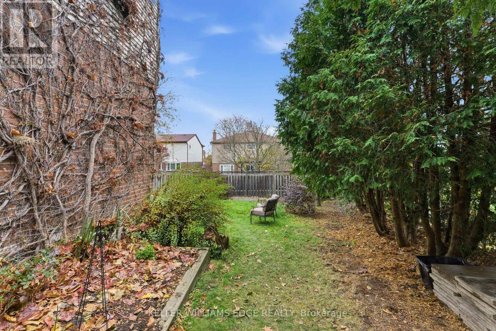 2163 Winding Way, Burlington, ON - Outdoor