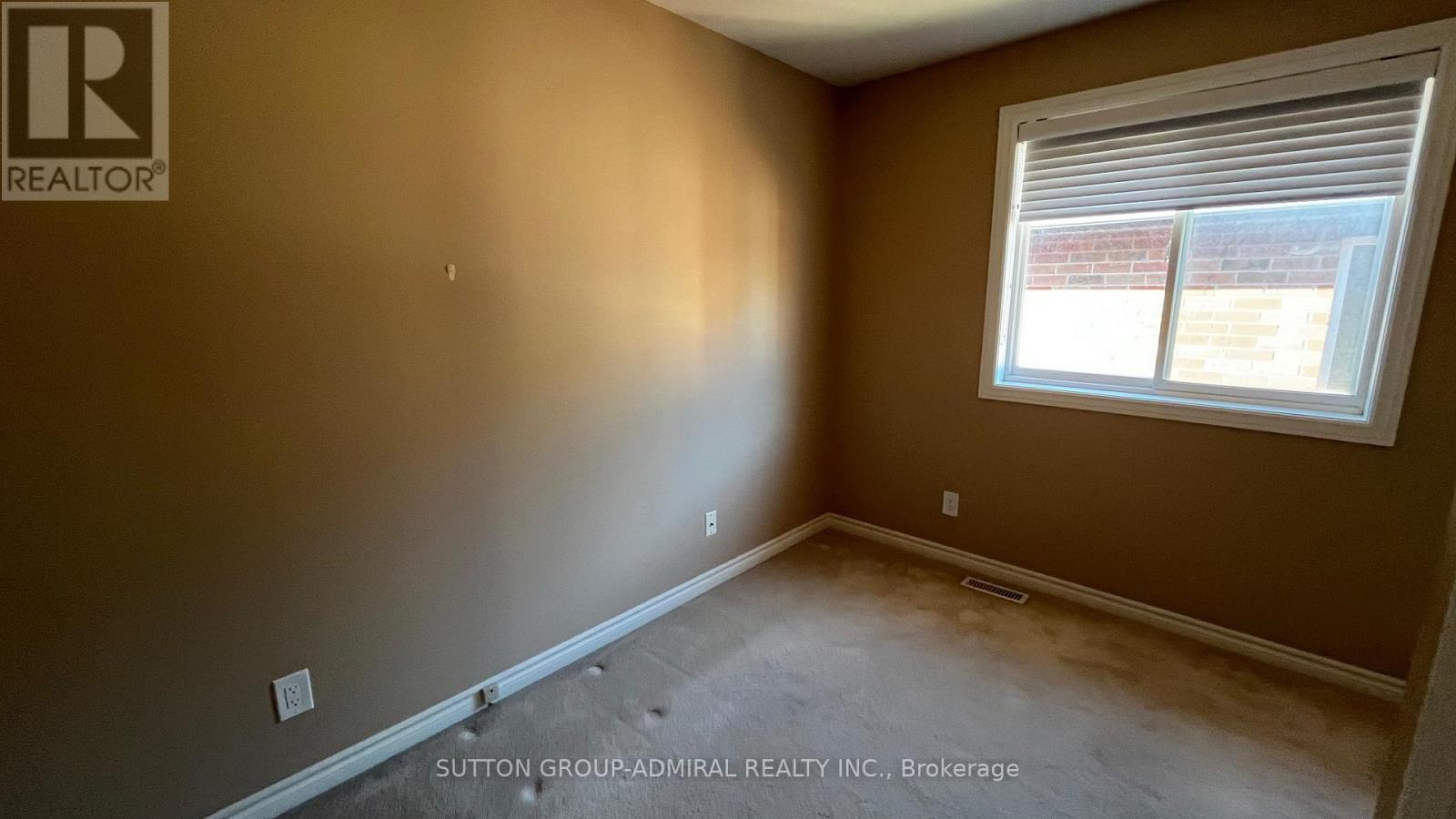 Bsm - 6 White Crescent, Barrie, ON - Indoor Photo Showing Other Room