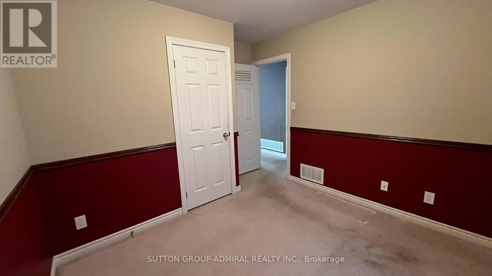 Bsm - 6 White Crescent, Barrie, ON - Indoor Photo Showing Other Room