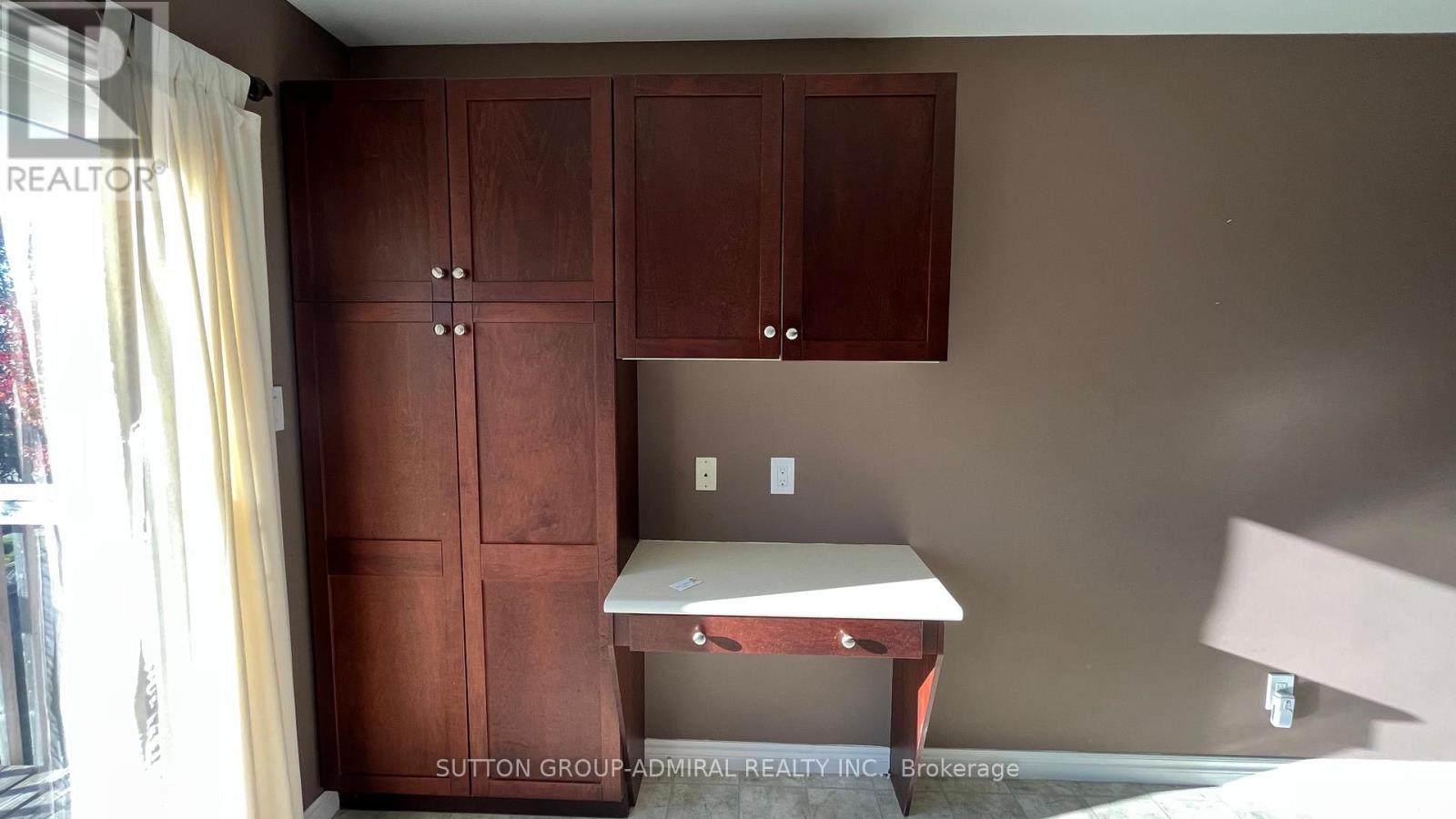 Bsm - 6 White Crescent, Barrie, ON - Indoor Photo Showing Other Room