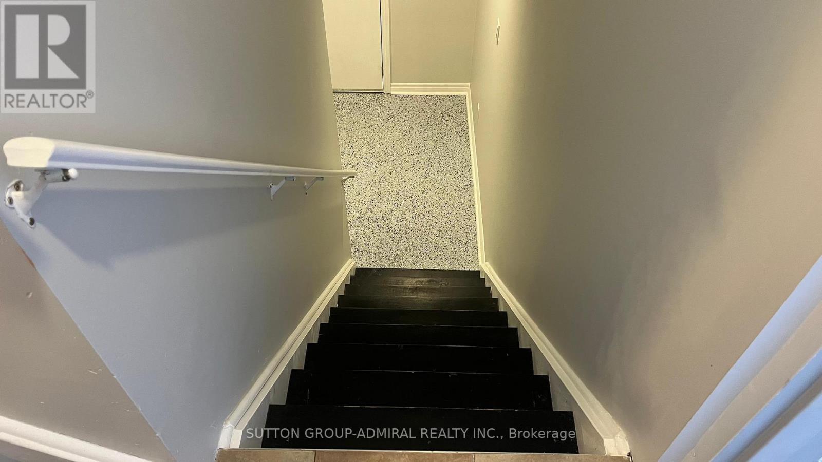 Bsm - 6 White Crescent, Barrie, ON - Indoor Photo Showing Other Room