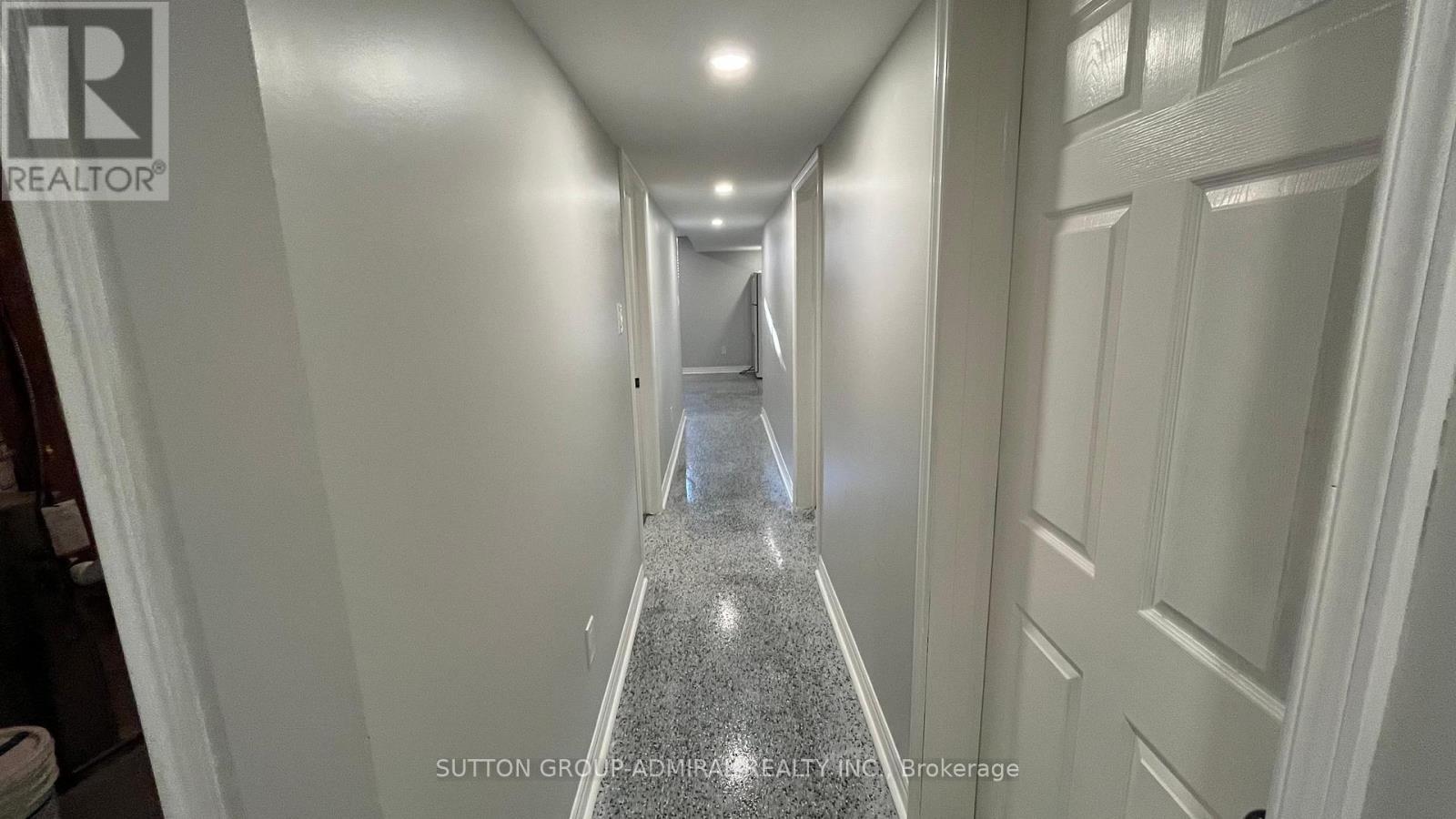 Bsm - 6 White Crescent, Barrie, ON - Indoor Photo Showing Other Room