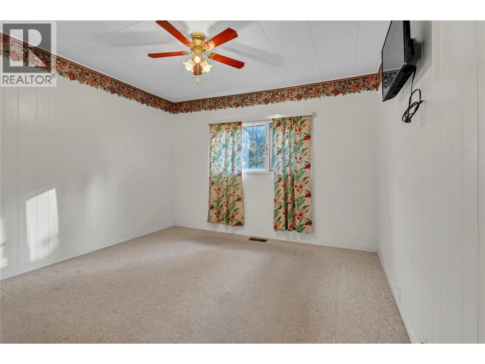 1155 Maple Street, Okanagan Falls, BC - Indoor Photo Showing Other Room