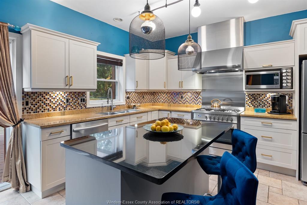 1288 Lakeview, Windsor, ON