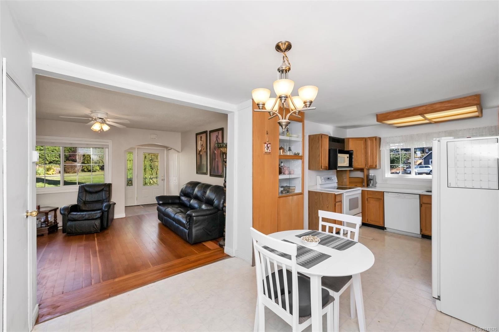 28 Cottonwood St, Lake Cowichan, BC