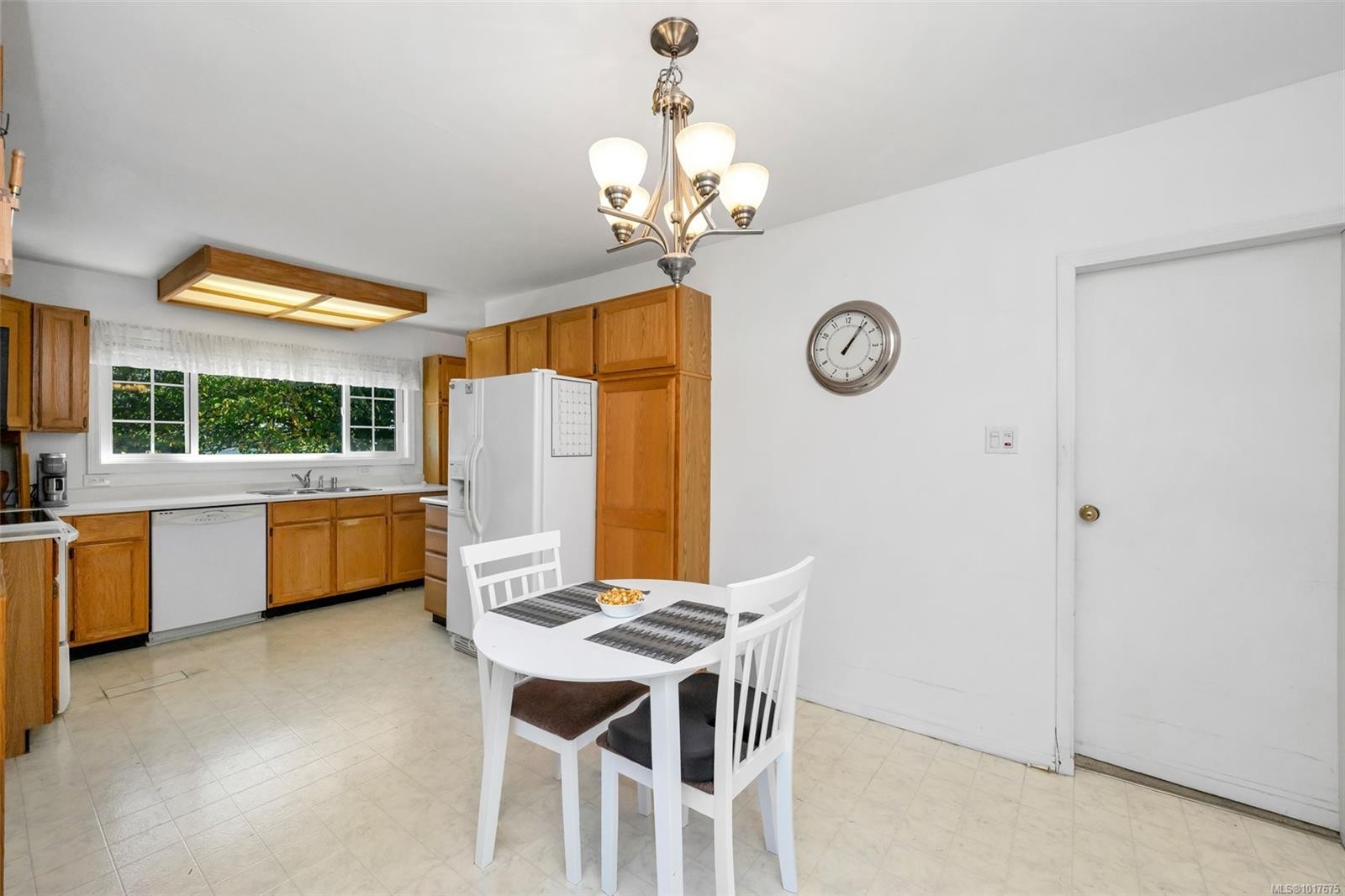 28 Cottonwood St, Lake Cowichan, BC