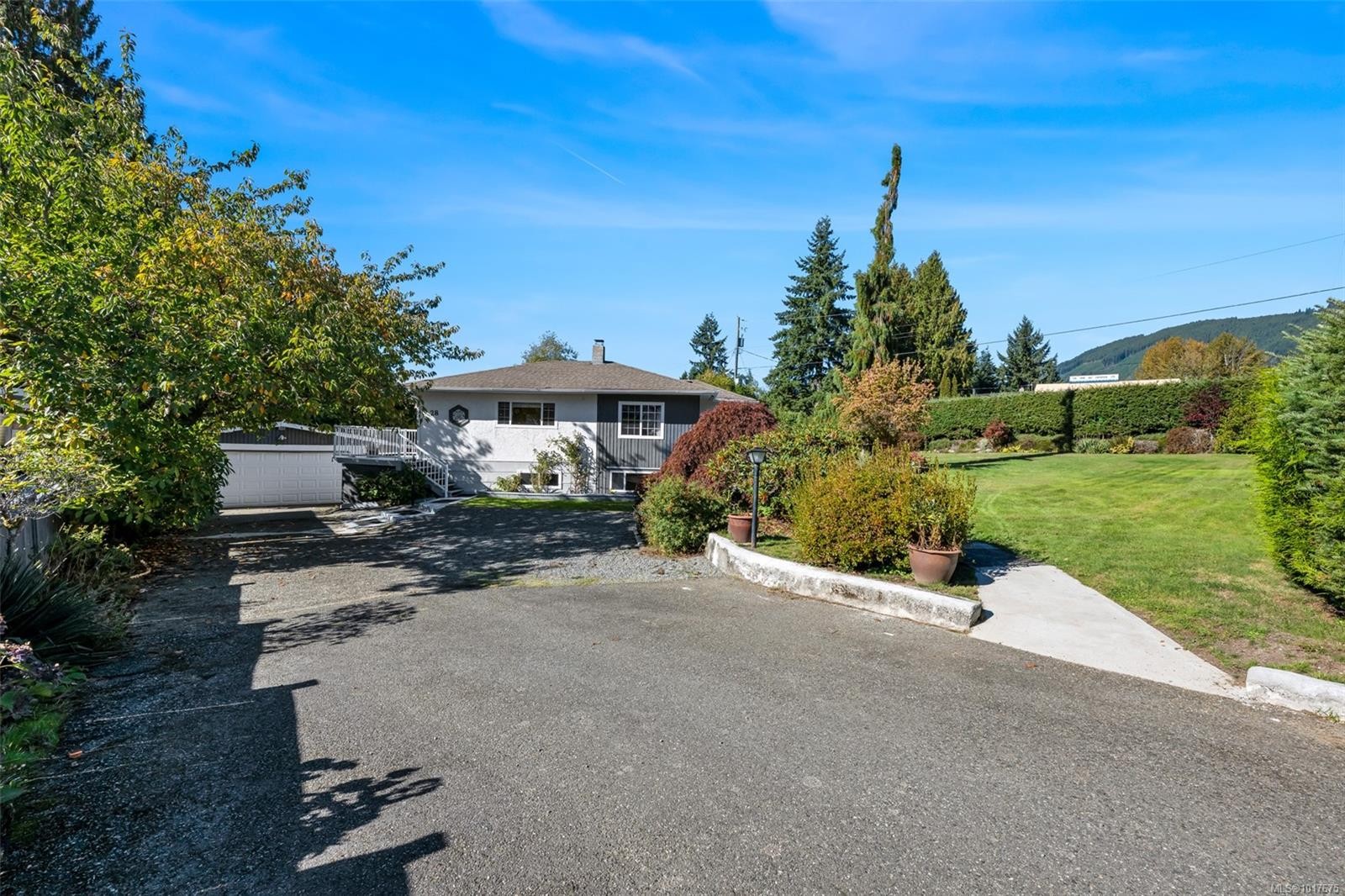 28 Cottonwood St, Lake Cowichan, BC