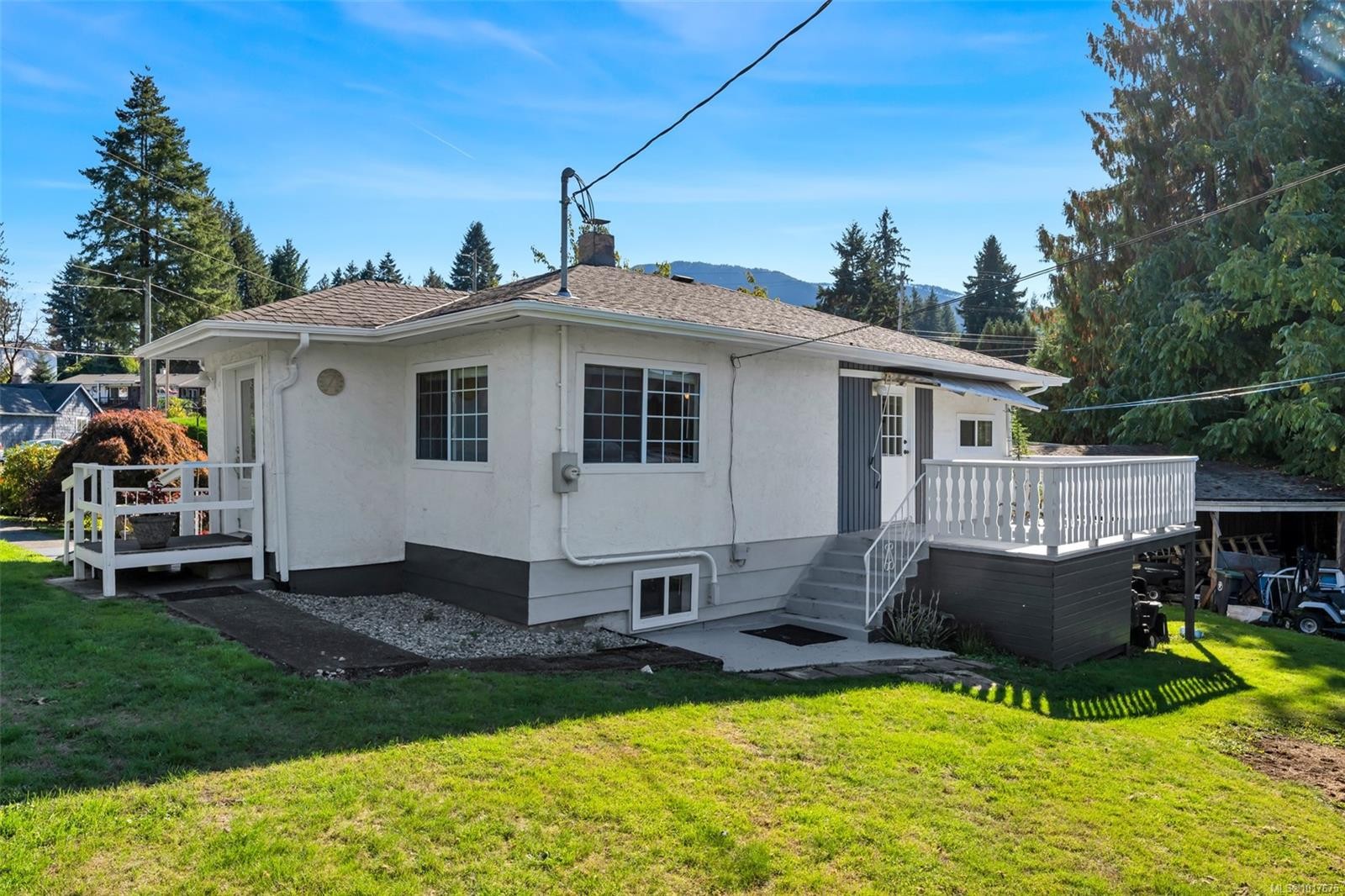 28 Cottonwood St, Lake Cowichan, BC