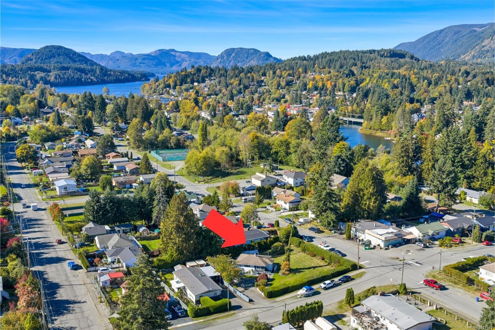 28 Cottonwood St, Lake Cowichan, BC