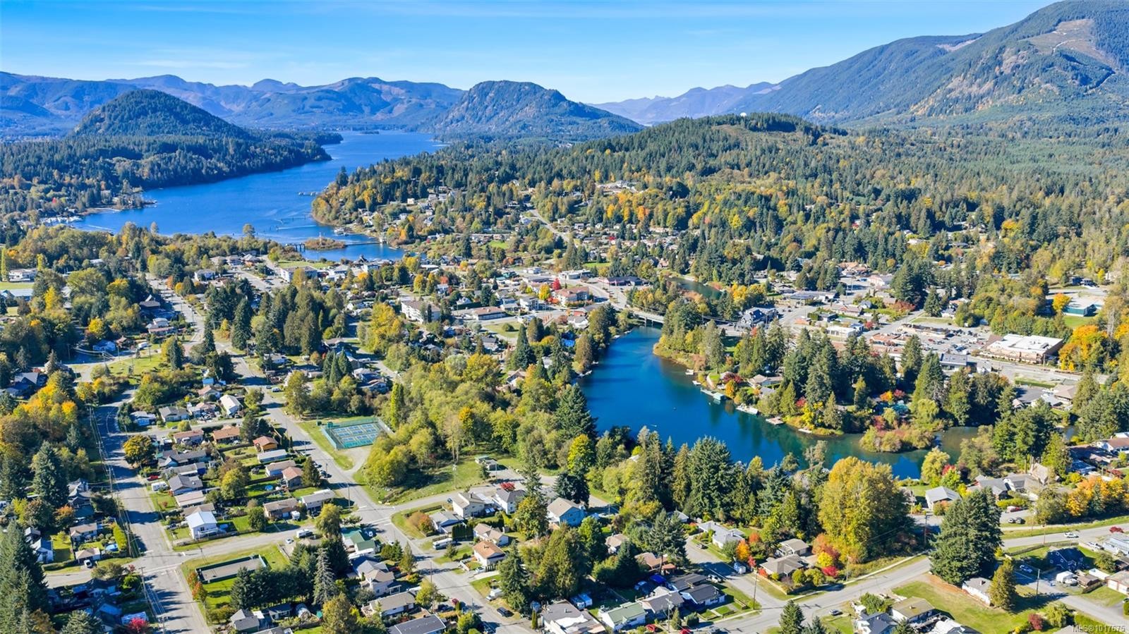 28 Cottonwood St, Lake Cowichan, BC