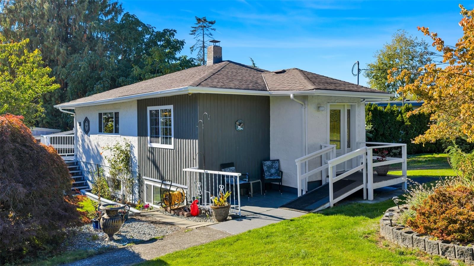 28 Cottonwood St, Lake Cowichan, BC