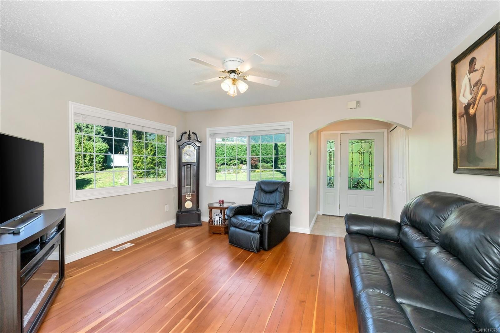 28 Cottonwood St, Lake Cowichan, BC