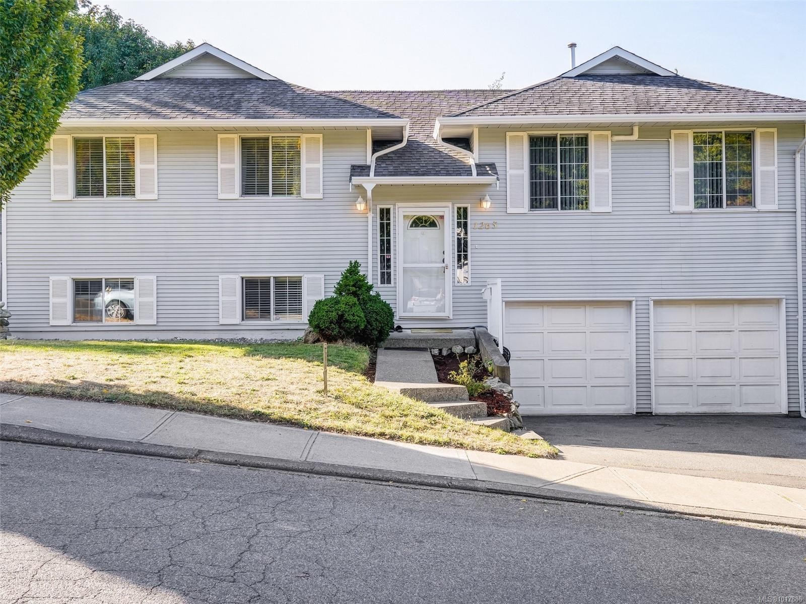 1265 Woodway Rd, Esquimalt, BC