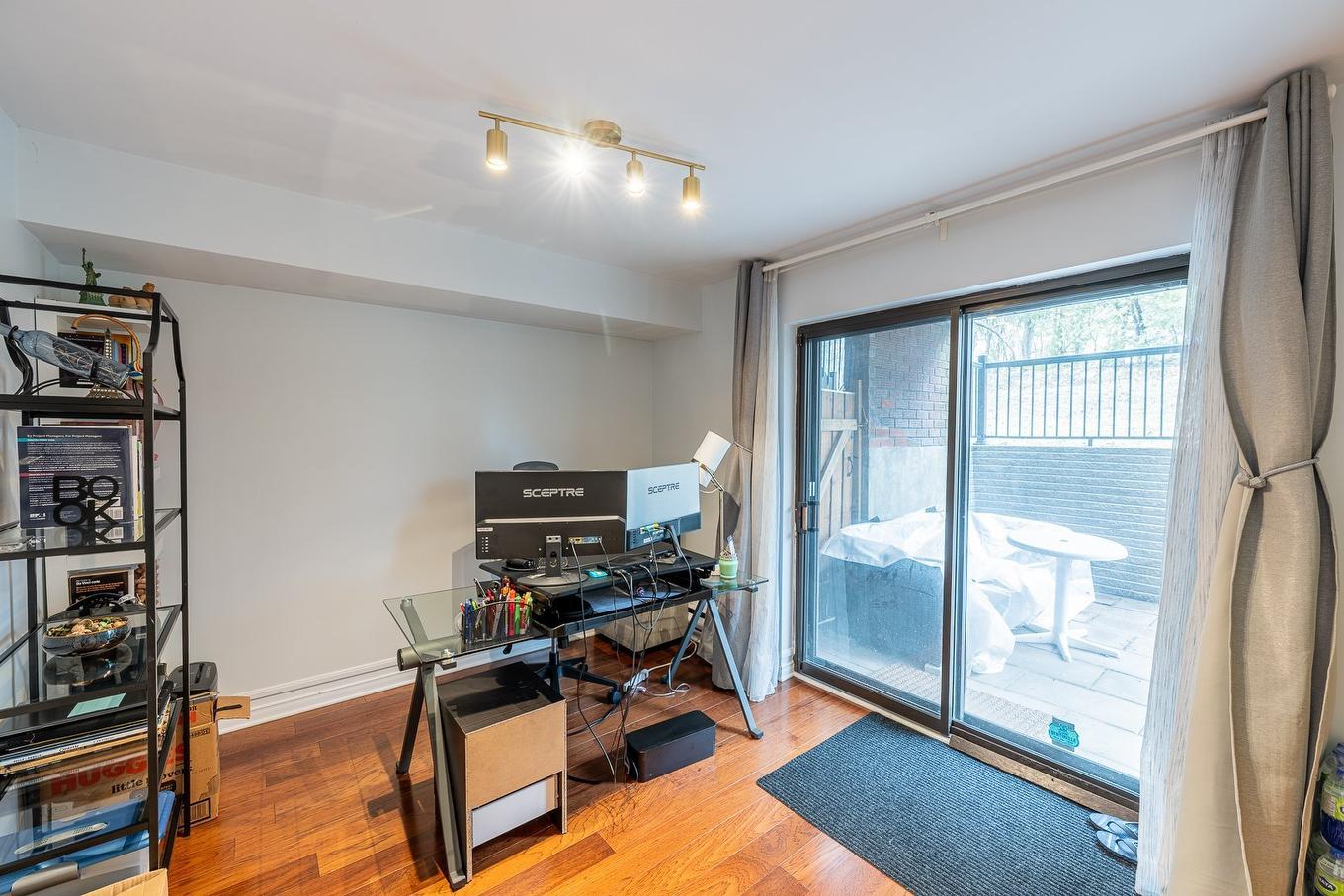 Office - 5873 Rue David-Lewis, Côte-Saint-Luc, QC - Indoor