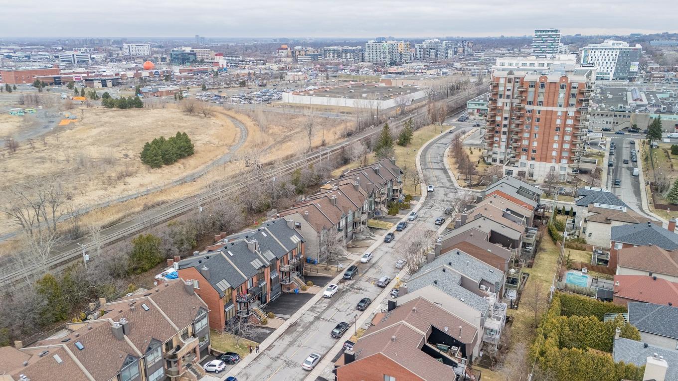 Aerial photo - 5873 Rue David-Lewis, Côte-Saint-Luc, QC - Outdoor With View