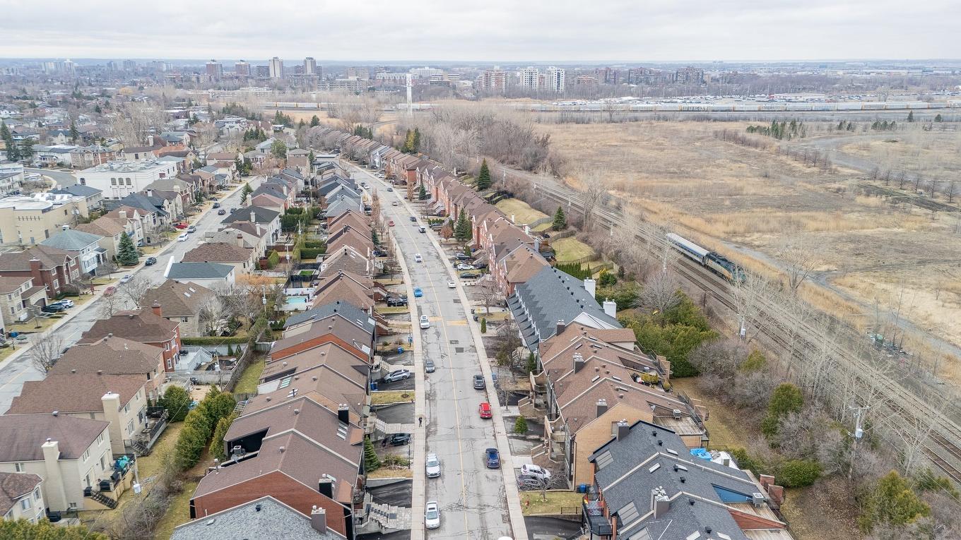Aerial photo - 5873 Rue David-Lewis, Côte-Saint-Luc, QC - Outdoor With View