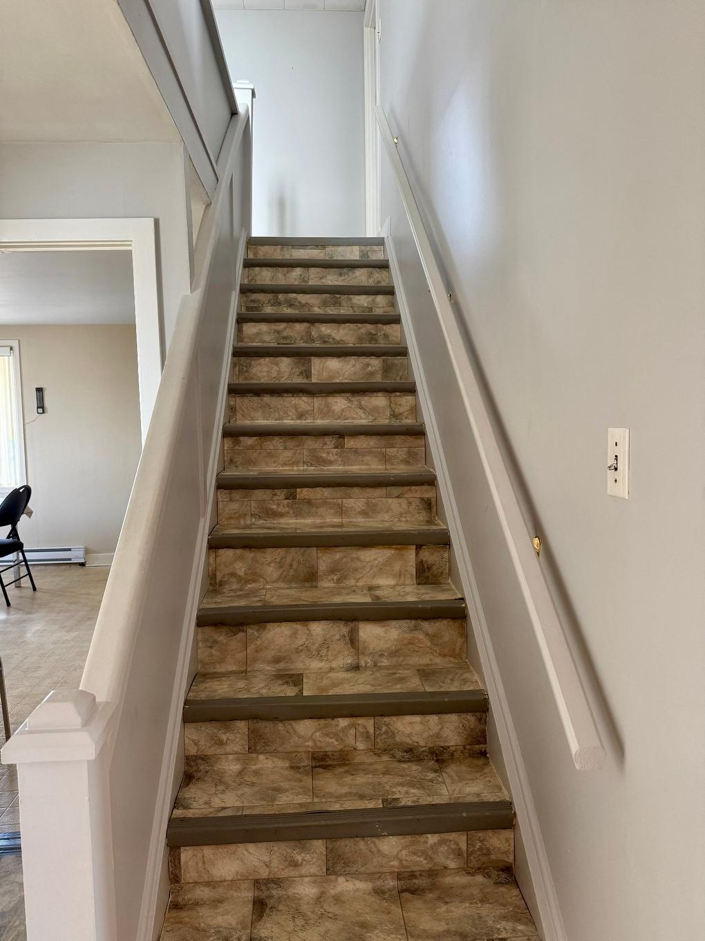 Staircase - 263 Rue De La Mer, Longue-Pointe-De-Mingan, QC - Indoor Photo Showing Other Room