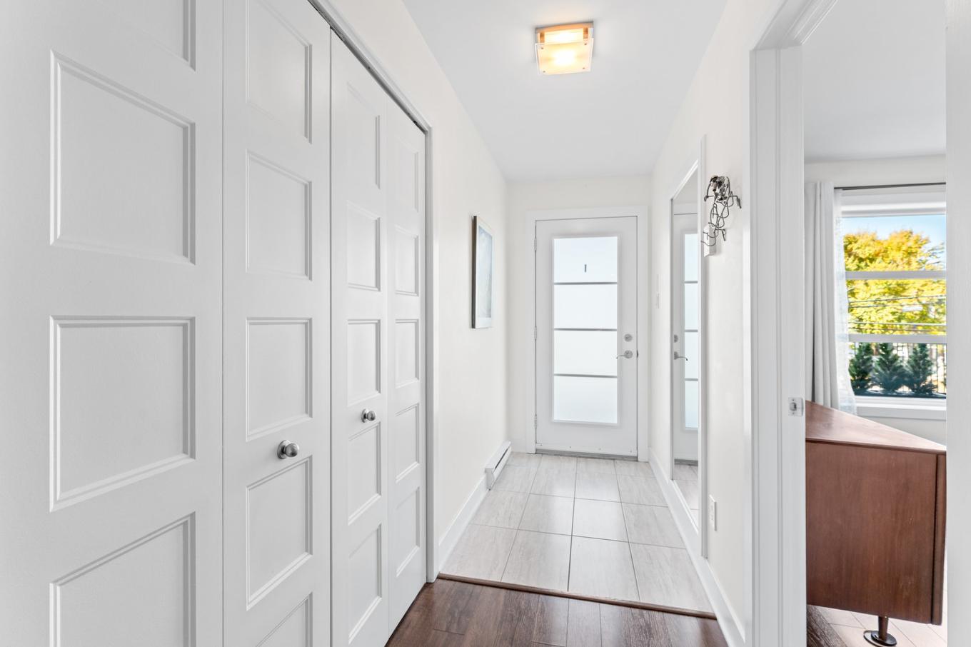 Hall d'entrée/Vestibule - 3-354 Rue Notre-Dame, Charlemagne, QC - Indoor Photo Showing Other Room