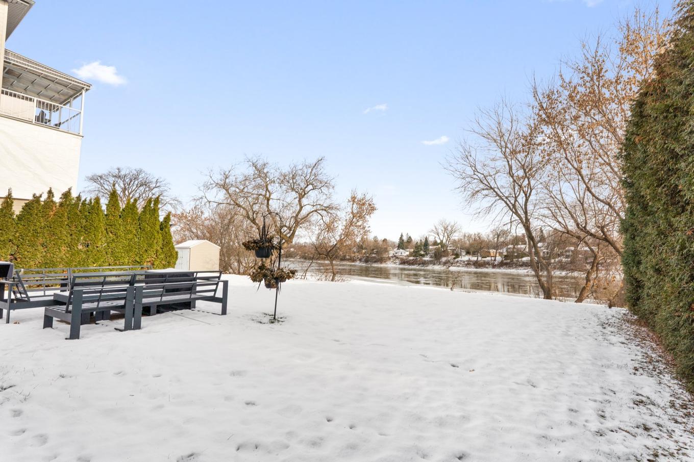 Vue sur l'eau - 3-354 Rue Notre-Dame, Charlemagne, QC - Outdoor