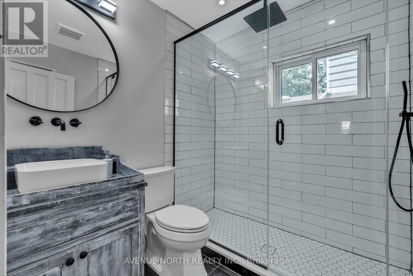 501 Edgeworth Avenue, Ottawa, ON - Indoor Photo Showing Bathroom