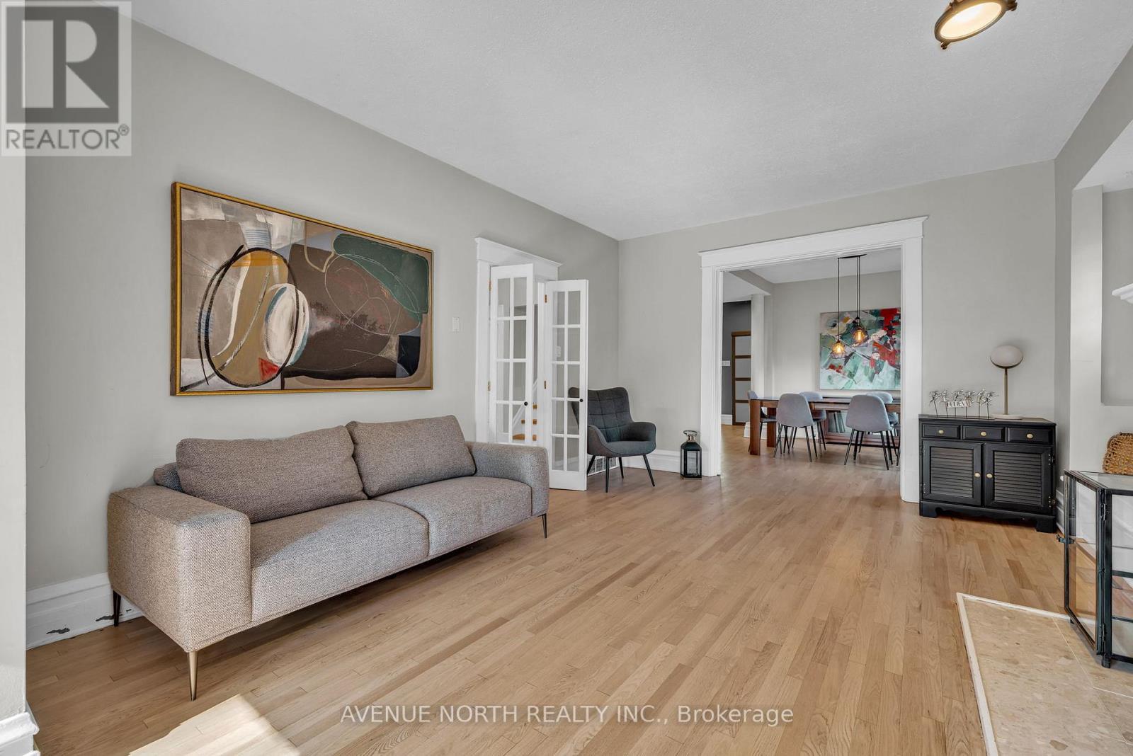 501 Edgeworth Avenue, Ottawa, ON - Indoor Photo Showing Living Room