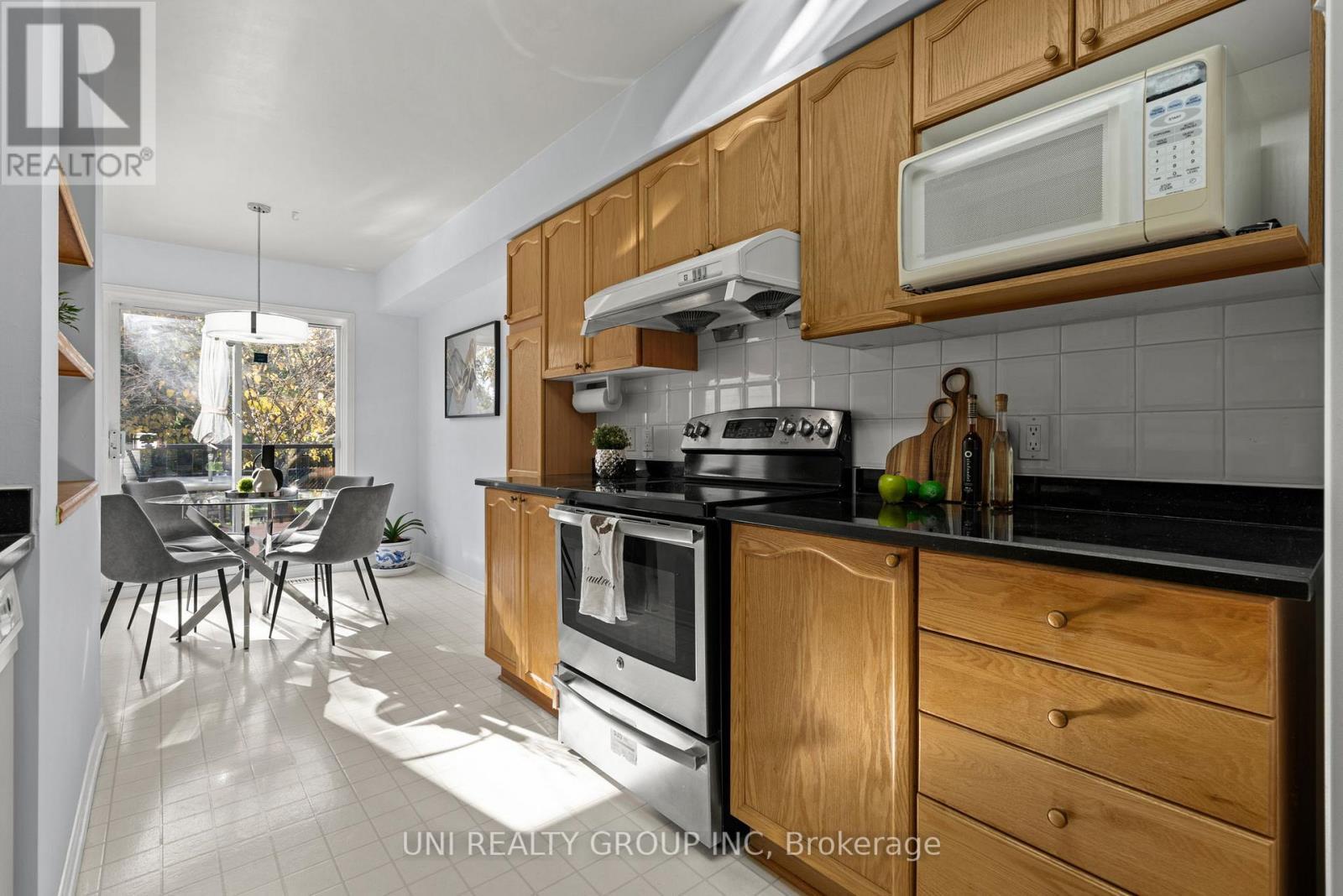 1720 Jobin Crescent, Ottawa, ON - Indoor Photo Showing Kitchen