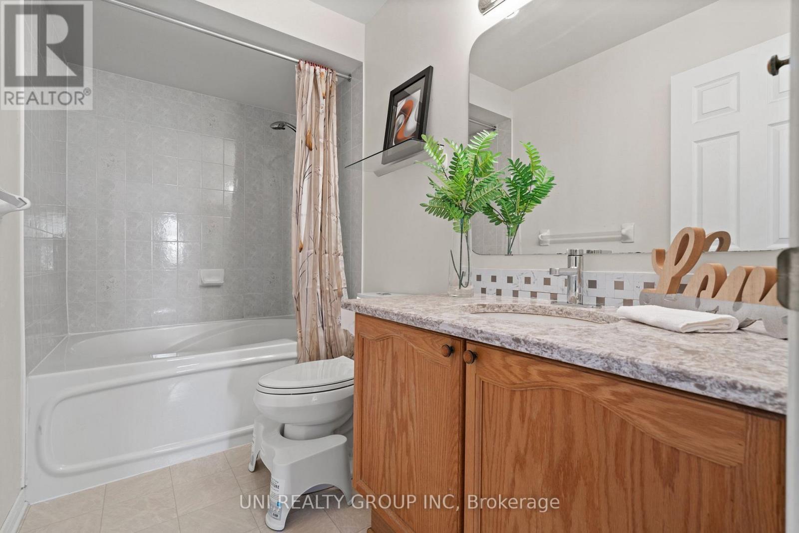 1720 Jobin Crescent, Ottawa, ON - Indoor Photo Showing Bathroom