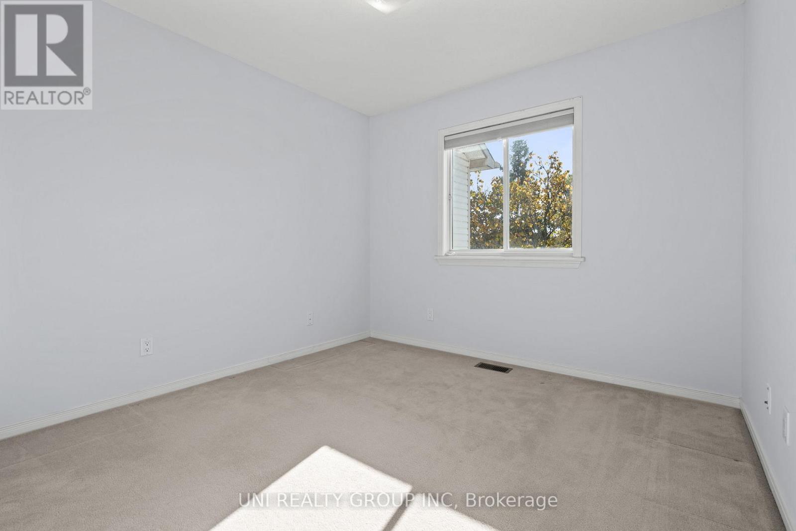 1720 Jobin Crescent, Ottawa, ON - Indoor Photo Showing Other Room