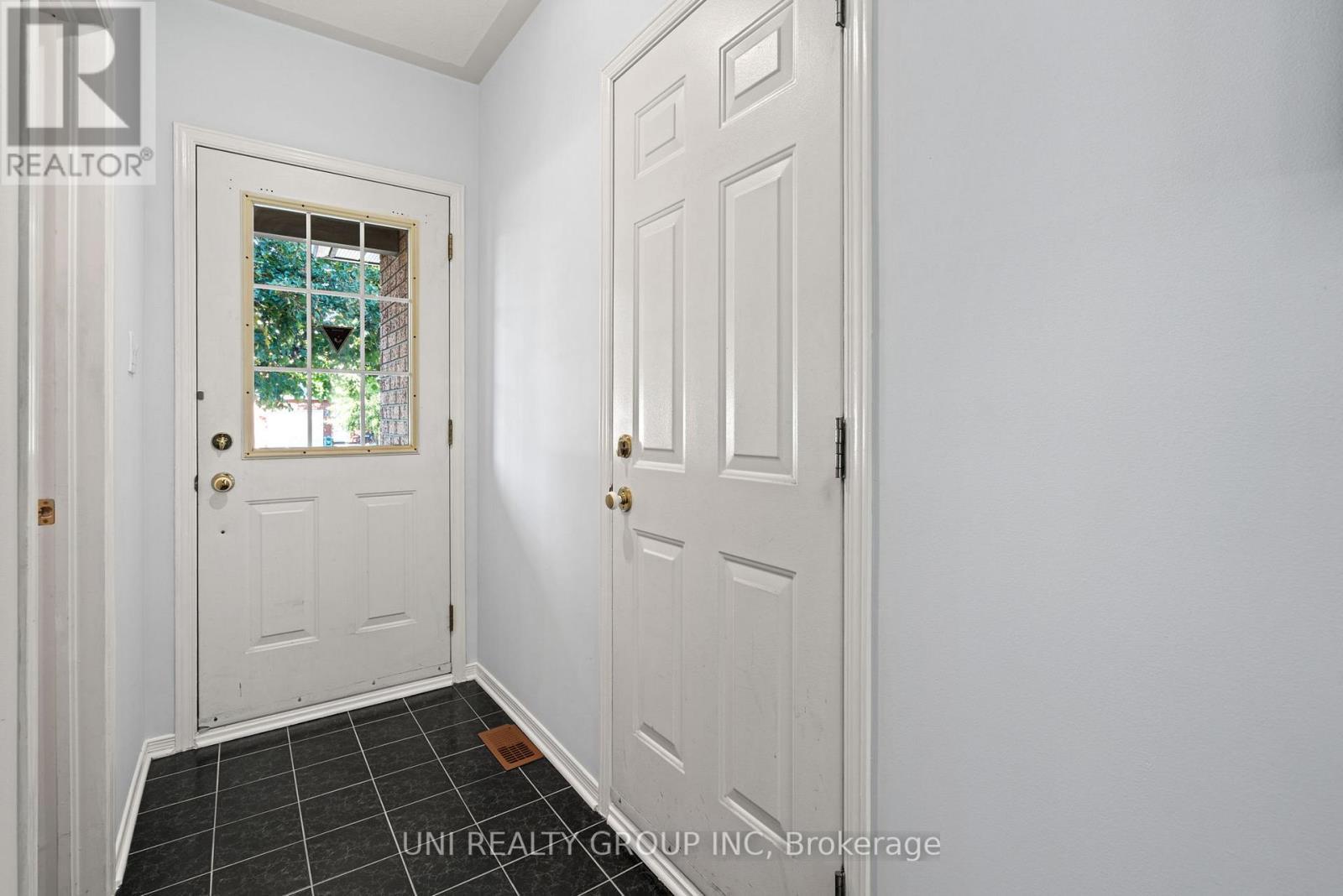 1720 Jobin Crescent, Ottawa, ON - Indoor Photo Showing Other Room