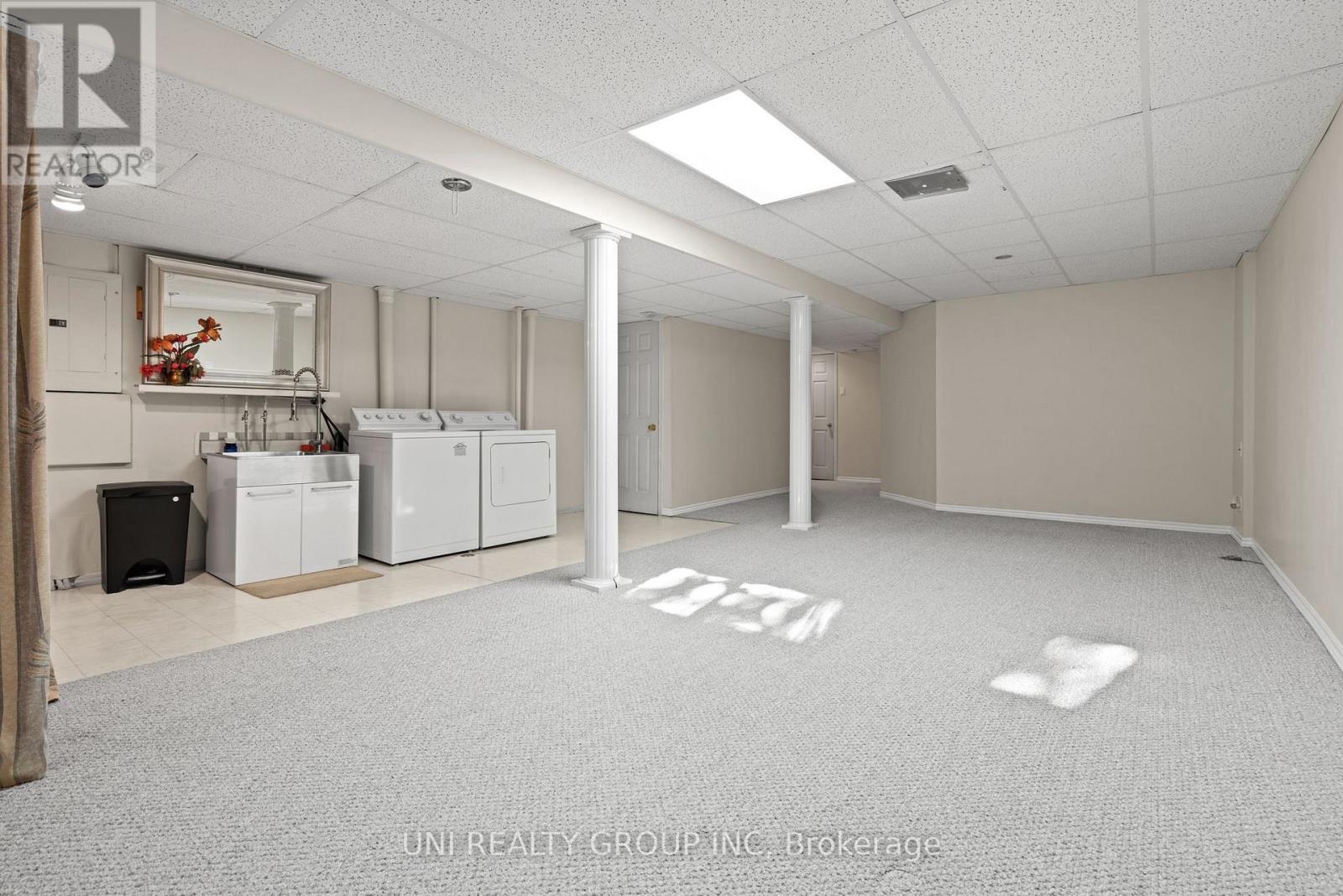 1720 Jobin Crescent, Ottawa, ON - Indoor Photo Showing Laundry Room