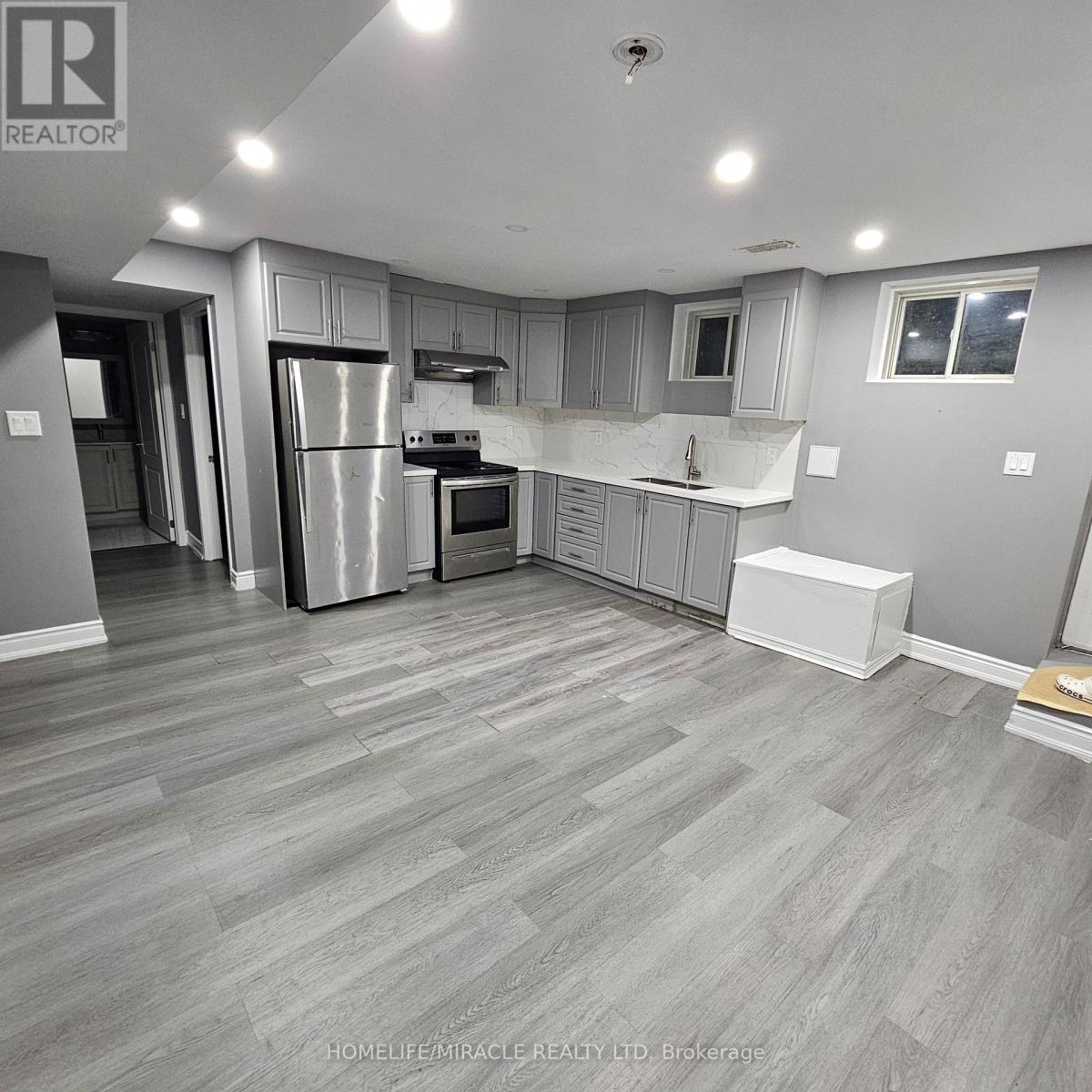 26 Emerald Coast Trail, Brampton, ON - Indoor Photo Showing Kitchen