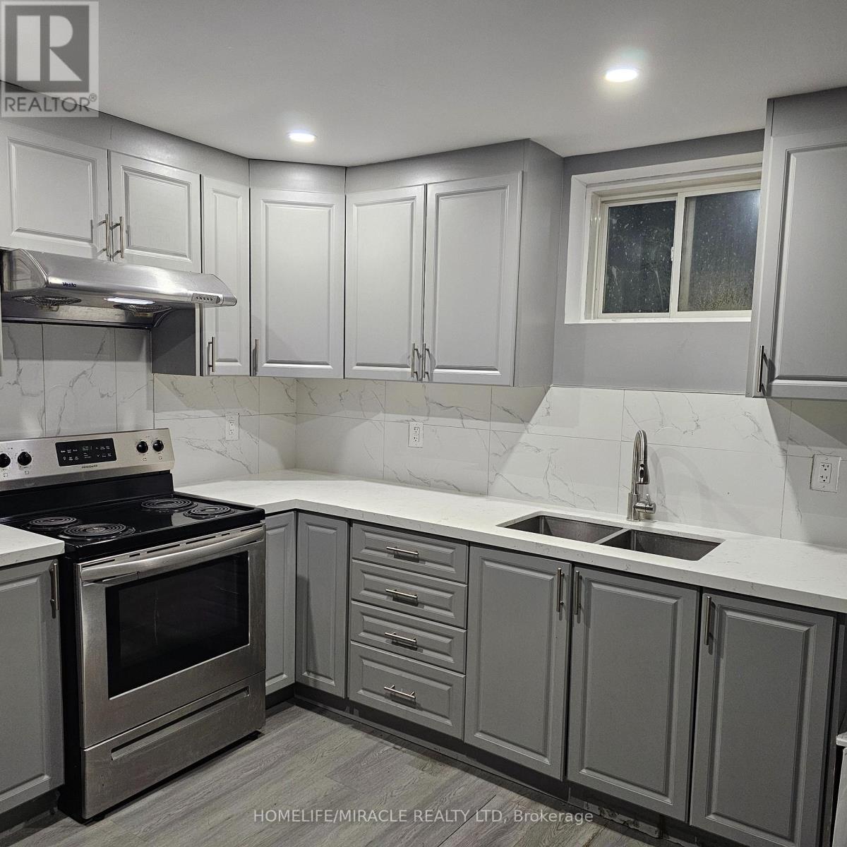 26 Emerald Coast Trail, Brampton, ON - Indoor Photo Showing Kitchen With Double Sink