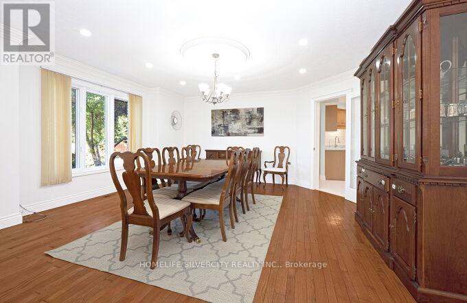 126 Montmorency Drive, Hamilton, ON - Indoor Photo Showing Dining Room