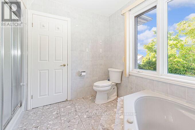 126 Montmorency Drive, Hamilton, ON - Indoor Photo Showing Bathroom