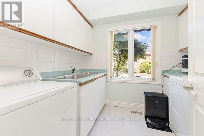 126 Montmorency Drive, Hamilton, ON - Indoor Photo Showing Laundry Room