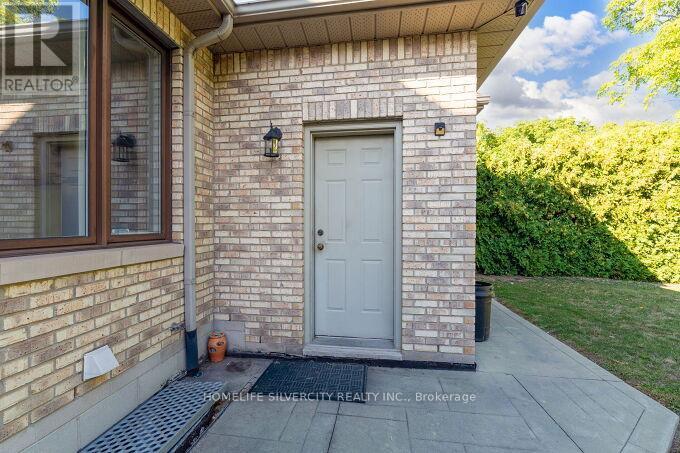 126 Montmorency Drive, Hamilton, ON - Outdoor