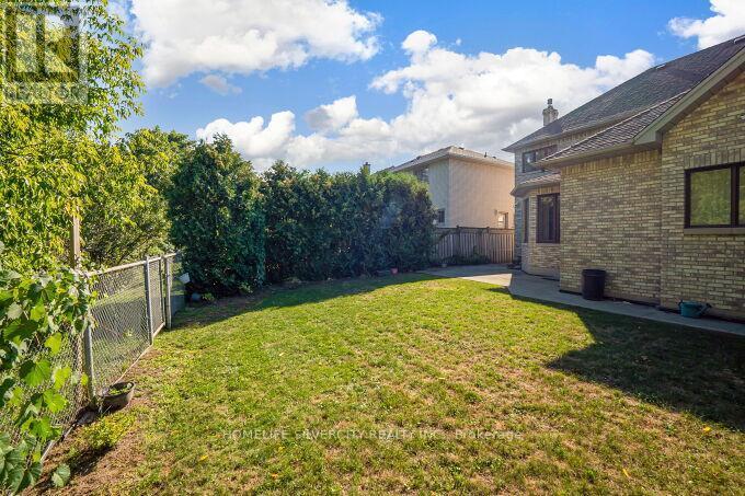 126 Montmorency Drive, Hamilton, ON - Outdoor