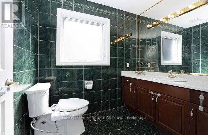 126 Montmorency Drive, Hamilton, ON - Indoor Photo Showing Bathroom
