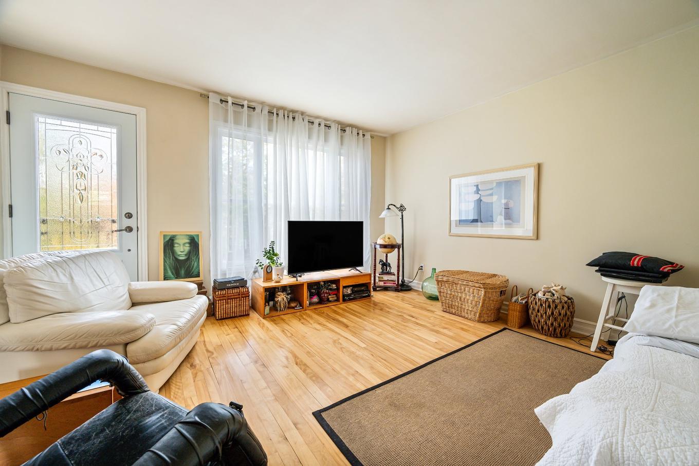 Living room - 5636 - 5638 Rue Mignault, Montréal (Mercier/Hochelaga-Maisonneuve), QC - Indoor Photo Showing Living Room