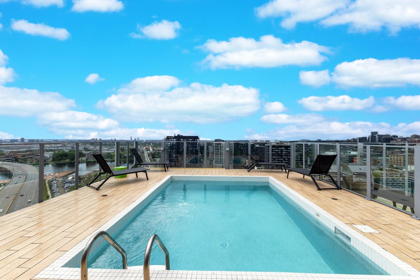 Pool - 608-888 Rue Wellington, Montréal (Ville-Marie), QC - Outdoor With In Ground Pool With View