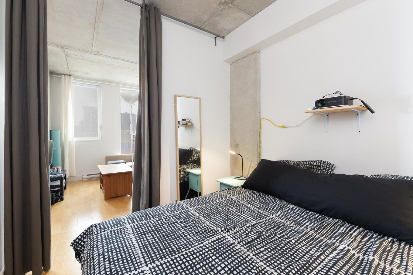 Bedroom - 608-888 Rue Wellington, Montréal (Ville-Marie), QC - Indoor Photo Showing Bedroom